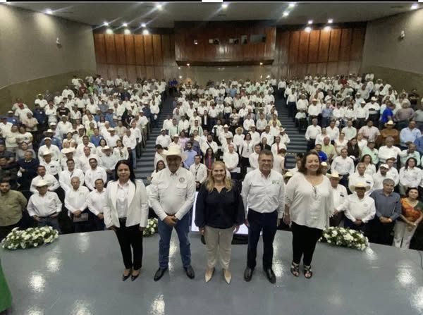 GARANTIZA IMSS ASEGURAMIENTO A UNIONES NACIONALES DE CAÑEROS CON FIRMA DE CONVENIOS PARA EL CICLO AGRÍCOLA 2025-2026