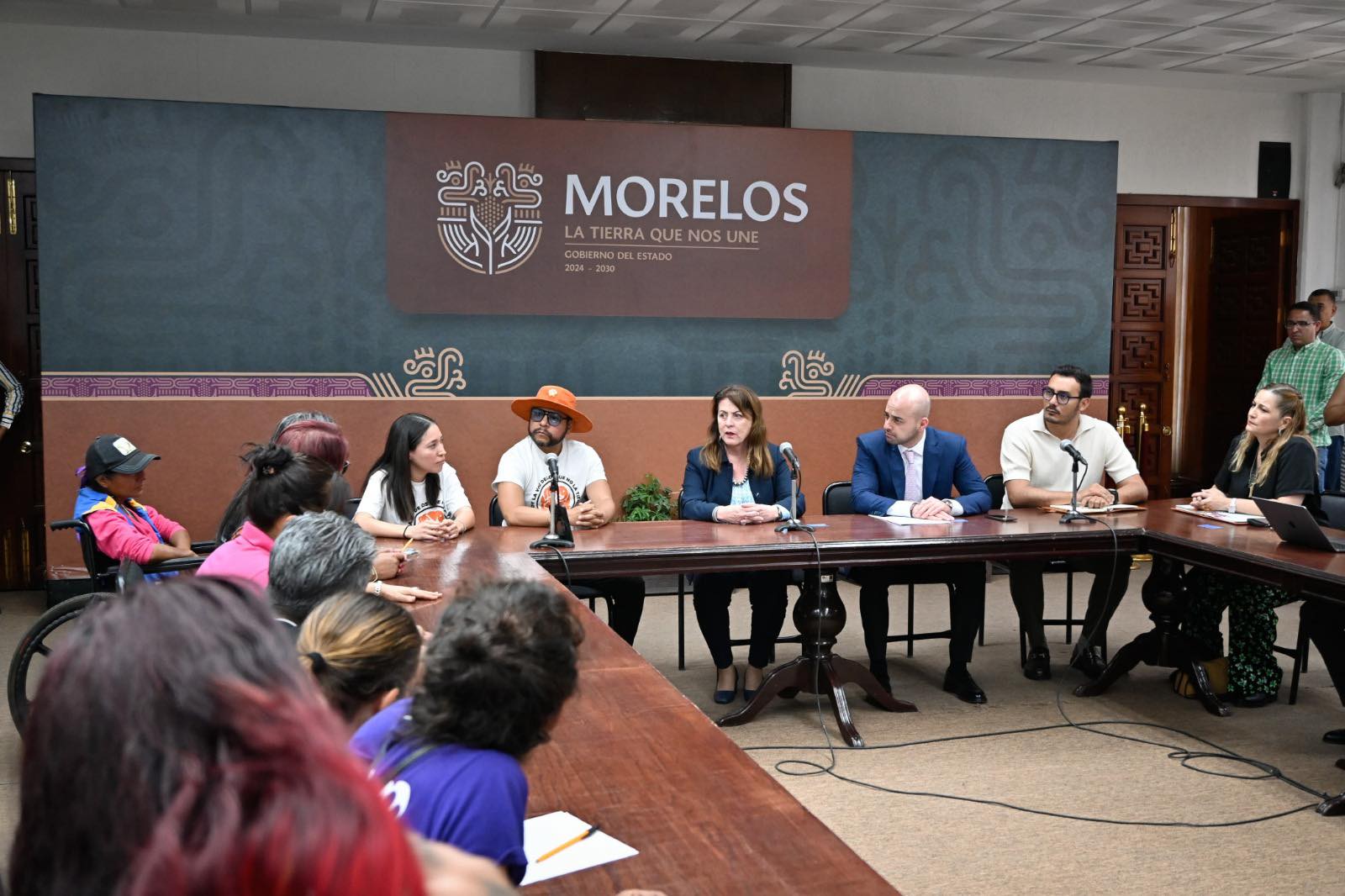 ATIENDE MARGARITA GONZÁLEZ SARAVIA A ACTIVISTAS EN DEFENSA DE LOS ANIMALES