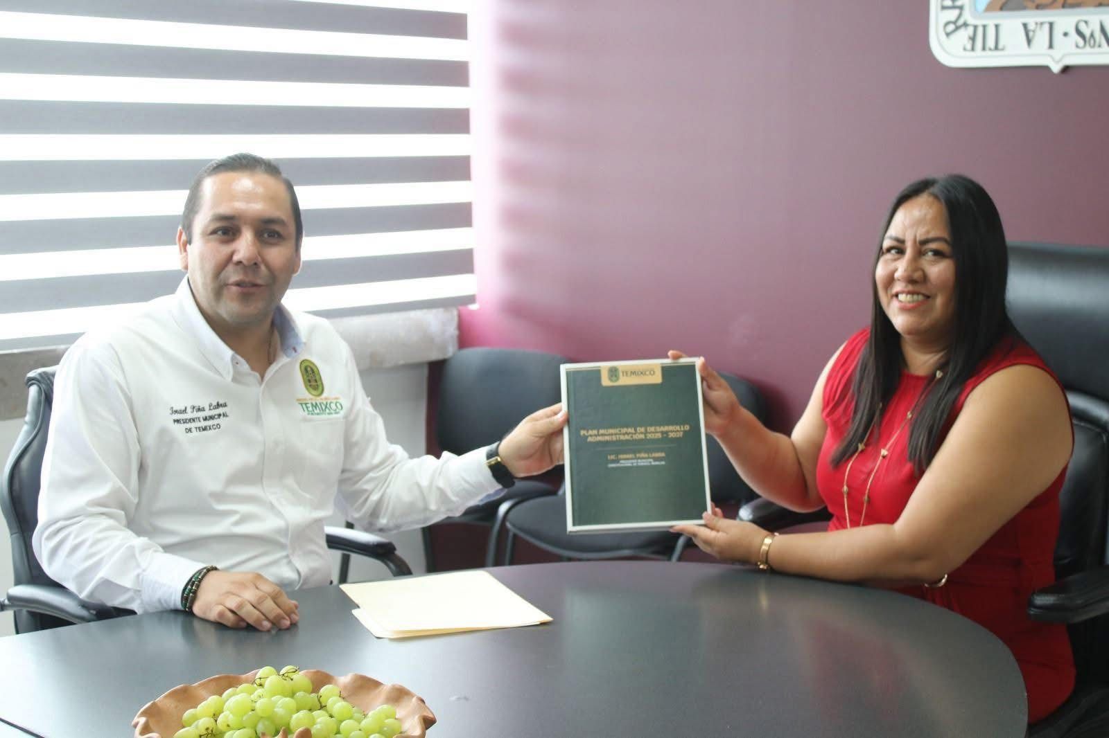 RECIBE DIPUTADA JAZMÍN SOLANO PLAN MUNICIPAL DE DESARROLLO DE TEMIXCO